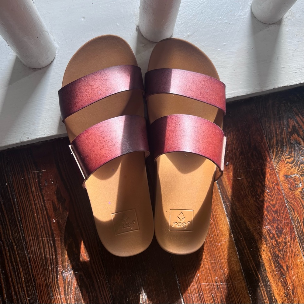Reef Red Sandals Sleek Flip Flops  (Free Shipping)